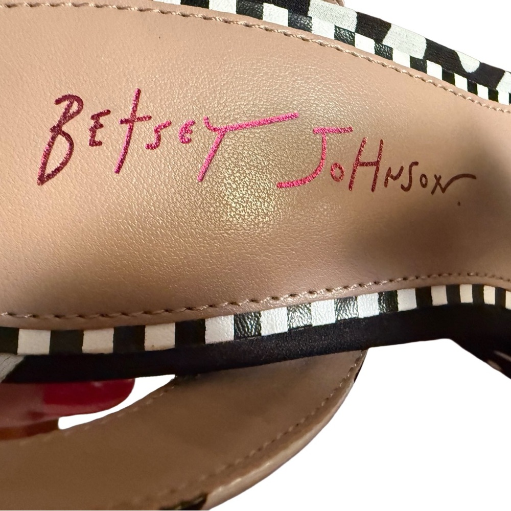 Betsey Johnson NWT Sprite Sz 7M Platform Block Heel Sandals Fruit Appliqué SH302 - Picture 10 of 14